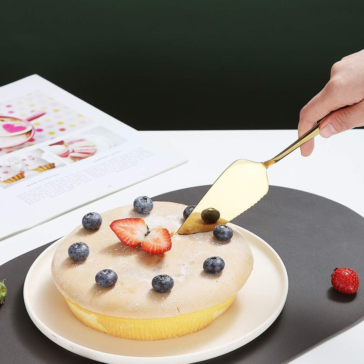 HASTHIP Cake Cutter Cake Server Set Golden Stainless Steel Serrated Edge Cutter Triangle Cake Server for Birthday Cake, Pizza, Pie, Kitchen Tool, Party Supplies