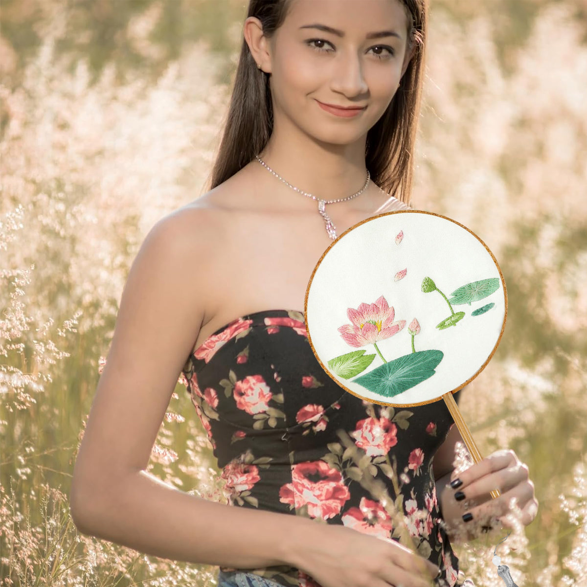 HASTHIP DIY Hand Fan Material Art Kit Handmade DIY Fabric Tassel Embroidery Lotus Wooden Handle Hand Fan Material Pack DIY Hand Fan Gift Mother's Day Gift Birthday Gift