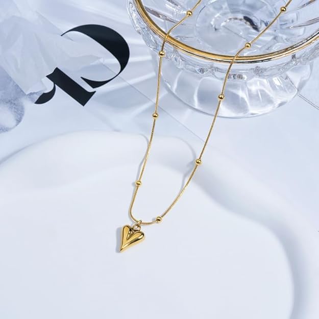 ZIBUYU® Ladies Small Gold Heart Necklace - 18K Gold Plated Heart Pendant Necklace