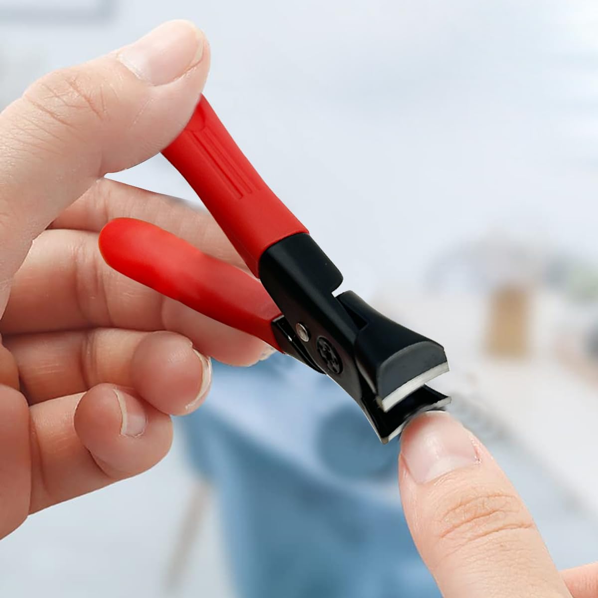 MAYCREATE Thick Nail Clipper, Toenail Clipper with Long Handle Stainless Steel Nail Cutter for Tough Nails Thick Nails, Anti-splash Nail Clipper for Adults, Seniors, Manicure Nail Clipper, Red