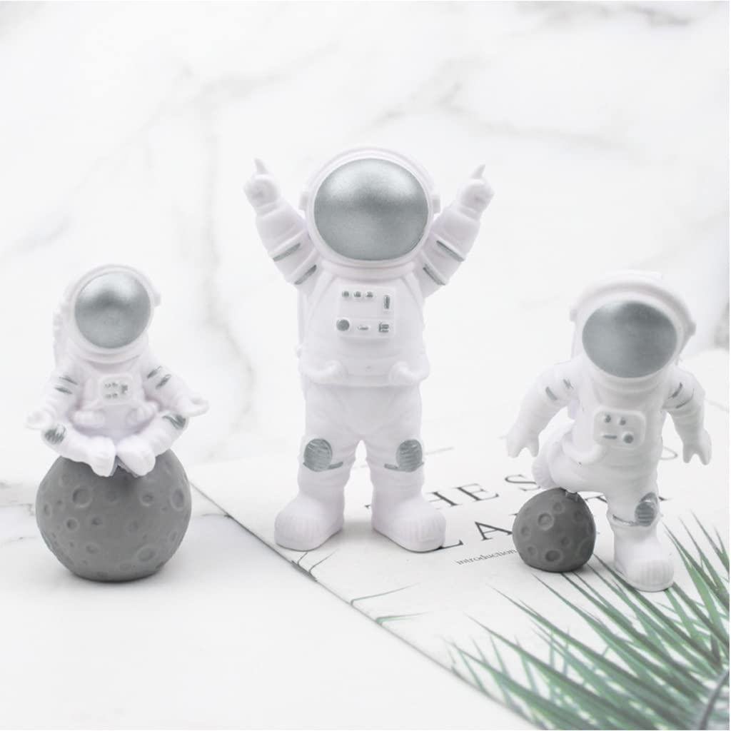 HASTHIP 3PCS Astronauts Figures Statues Decor, Ornaments Resin Outer Space Themed Decor, Spaceman Planet Sculpture for Desktop & Tabletop Decor, Gift for Space Lovers, Silver