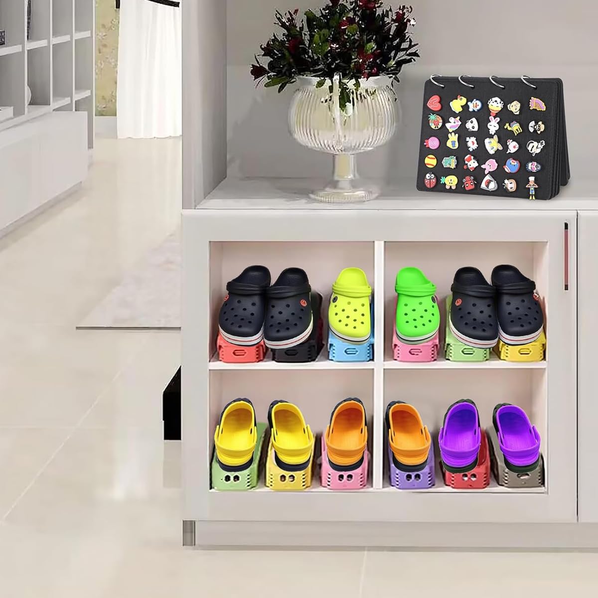 MAYCREATE Felt Organizer Album 120Pcs Shoe Charms Organizer Croc Shoe Charms Collection Album with Elastic Strap Closure Brooch Pin Organizer Binder, 26x21.3cm, Black