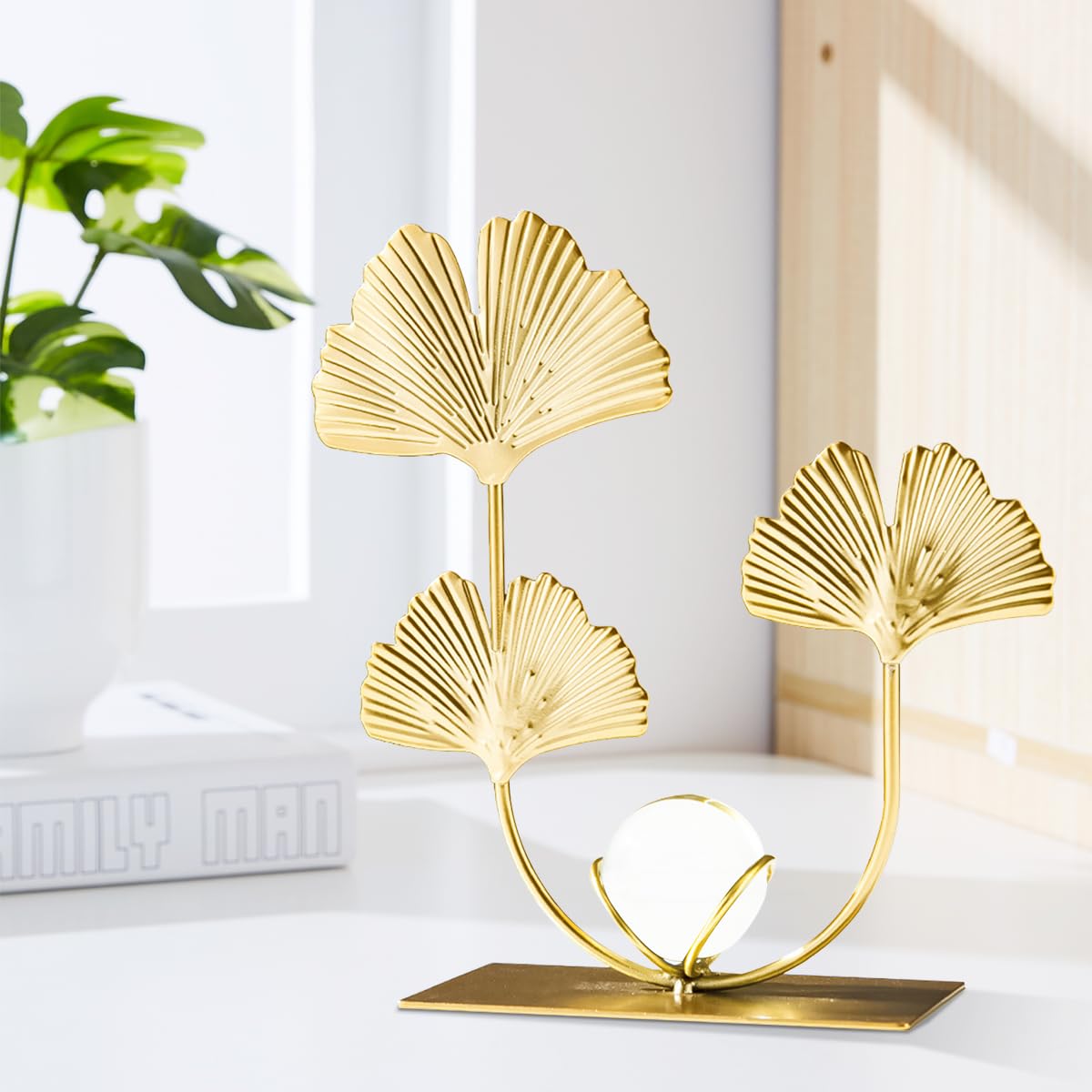 HASTHIP Golden Ginkgo Leaf Desk Decoration - Wrought Iron Ginkgo Leaf with Elegant Crystal Ball Centerpiece, Timeless Office and Home Decor, Housewarming Gift, 12x6x18cm