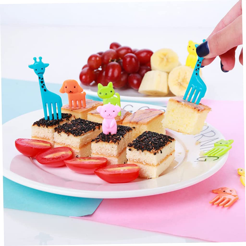 HASTHIP 10 Pcs Dessert Fruit Forks for Kids, Cute Animals Little Mini Cartoon Toothpick for Cake Dessert Pastry Party Supply, Reusable, Food Grade Plastic, Random Color (Giraffe)