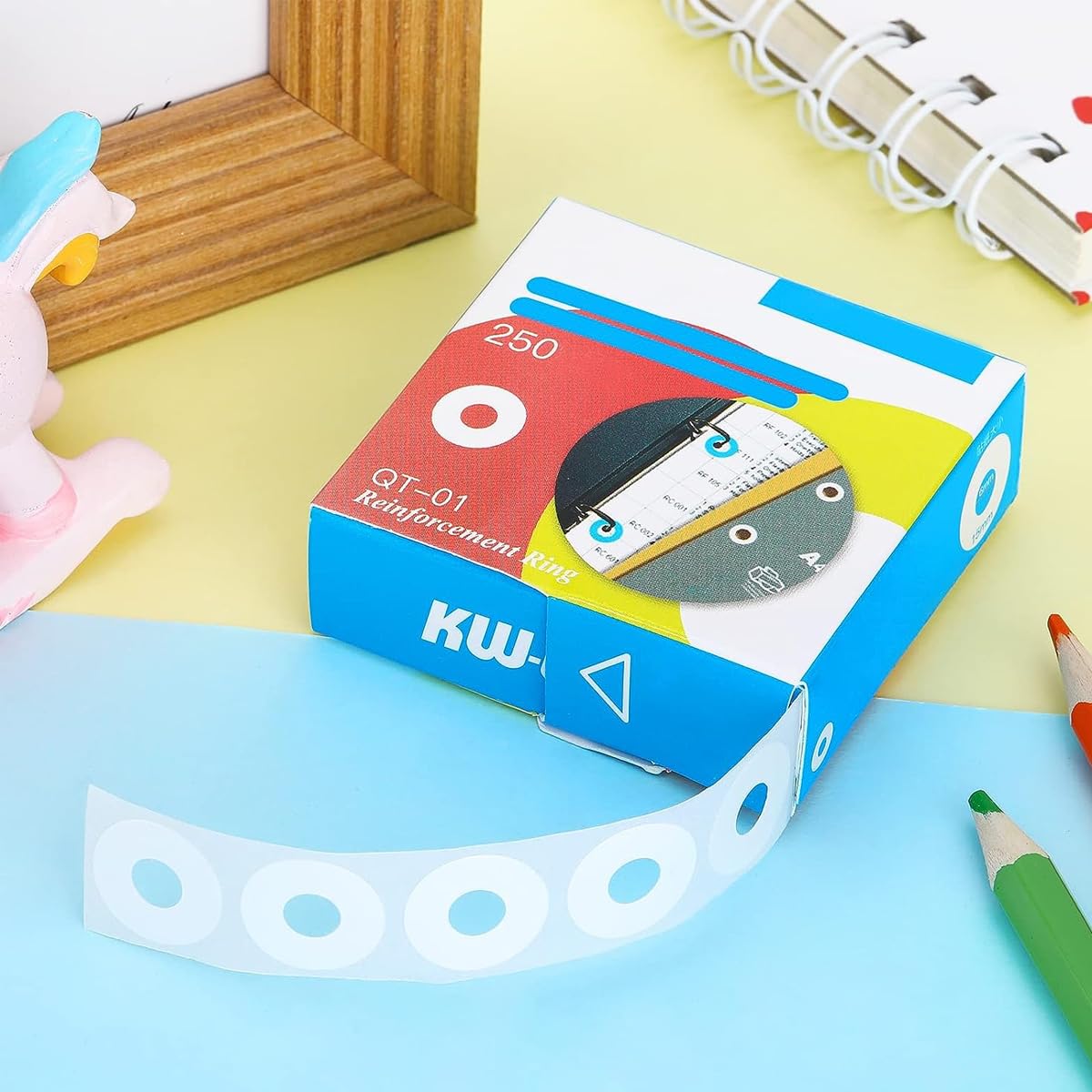 HASTHIP 250 Pcs Labels Stickers for Hole Reinforcement, Waterproof Adhesive Ring Loose-Leaf Paper Hole Punch Protector Page Reinforcers Stickers for Office School Home Supplies (Clear)