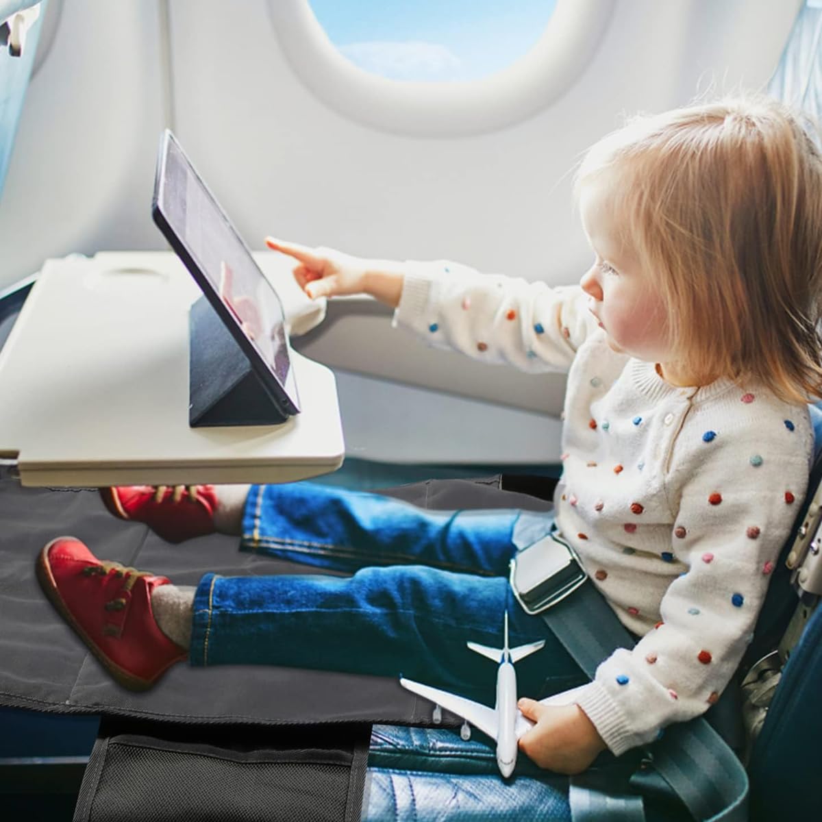 HASTHIP Airplane Footrest for Kids, Toddler Travel Bed, Airplane Foot Hammock for Baby with Anti-Slip Design, Airplane Seat Extender for Kids, Portable Airplane Travel Accessories, 79 * 44cm (Black)