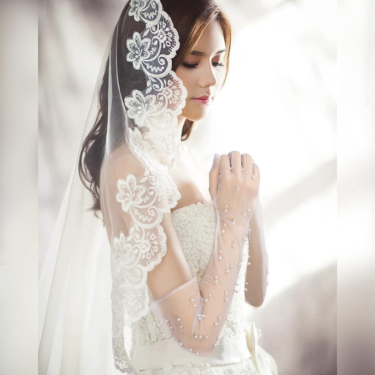 PALAY Wedding Gloves for Bride White Lace Gloves for Women Hand Gloves for Girls White Net Gloves, Elbow Length Lace Gloves Elegant Bridal Tulle Gloves Banquet Pearl Gloves Bridal Diwali Halloween