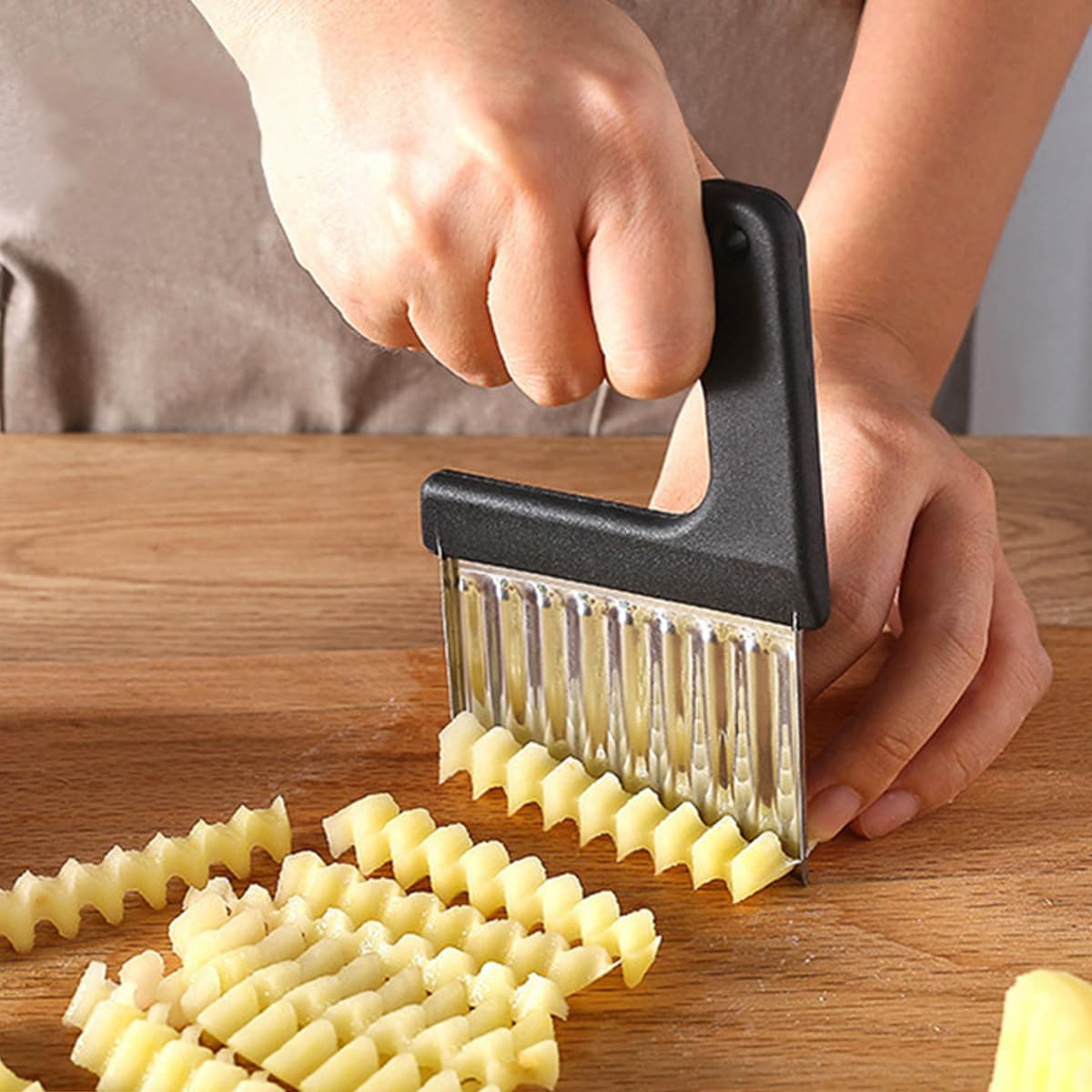 HASTHIP Kitchen Crinkle-Cut Wave Slicer French Fry Vegetable Cutter, Potato Strip Cutter Potato Cutter Easy Raw Potato Cutter for Potato, Sweet Potato, Carrots