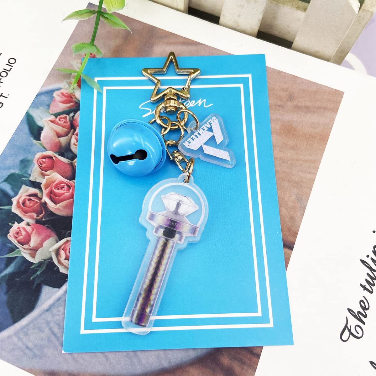 SANNIDHI Seventeen Keychain, K-Pop Bell Pendent Keyring, Gold Acrylic Seventeen Icon Keychains Merchandise Fans Gift Key Rings for Car, Purse, Backpack