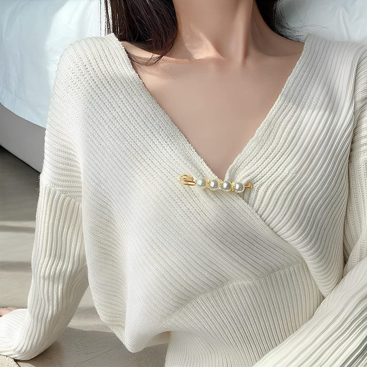 SANNIDHI 17 Pieces Pearl Brooch Pins Sweater Shawl Clips Faux Pearl Rhinestones Collar Safety Pin for Women Girls Clothing Dresses Saree Brooch for Women Heavy Duty Alloy Brooch