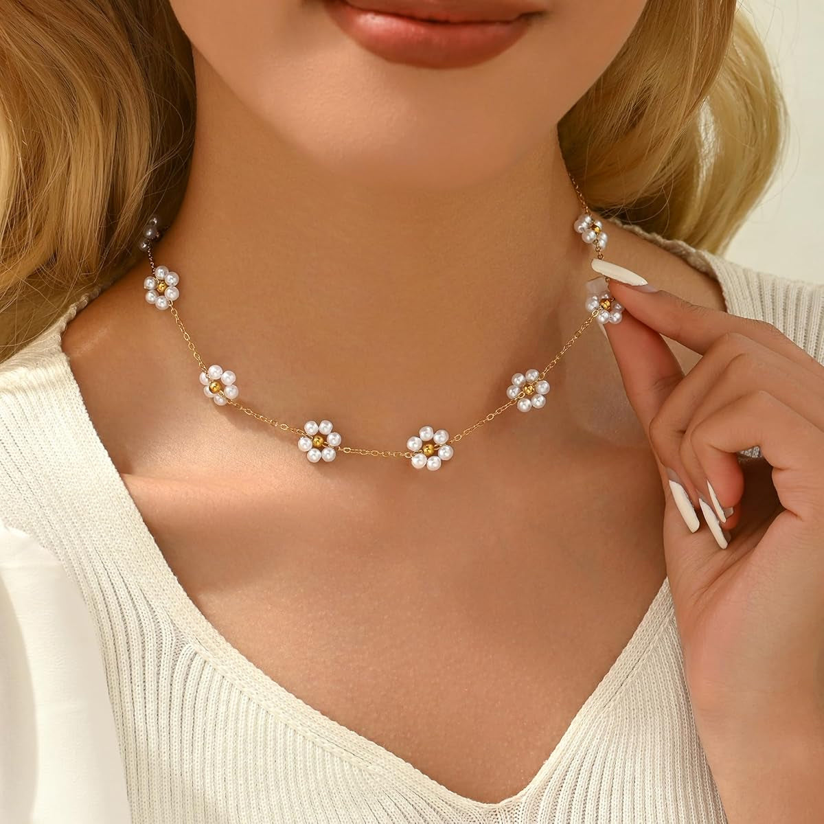 SANNIDHI Pearl Necklace for Women Girls Flower Pendant Necklace with Gift Box Gold Plated Stainless Steel Chain Necklace Jewellery Valentine Birthday Gifts for Women, Girls, Sister, Girlfriend