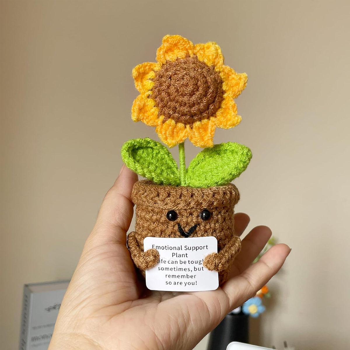 ZIBUYU Crochet Sunflower Pot 5.91 inches Motivational Desk Decor Cute Smile Sunflower with Inspirational Cards Lovely Stuffed Crochet Sunflower Toy Car Interior Accent Gift Yellow