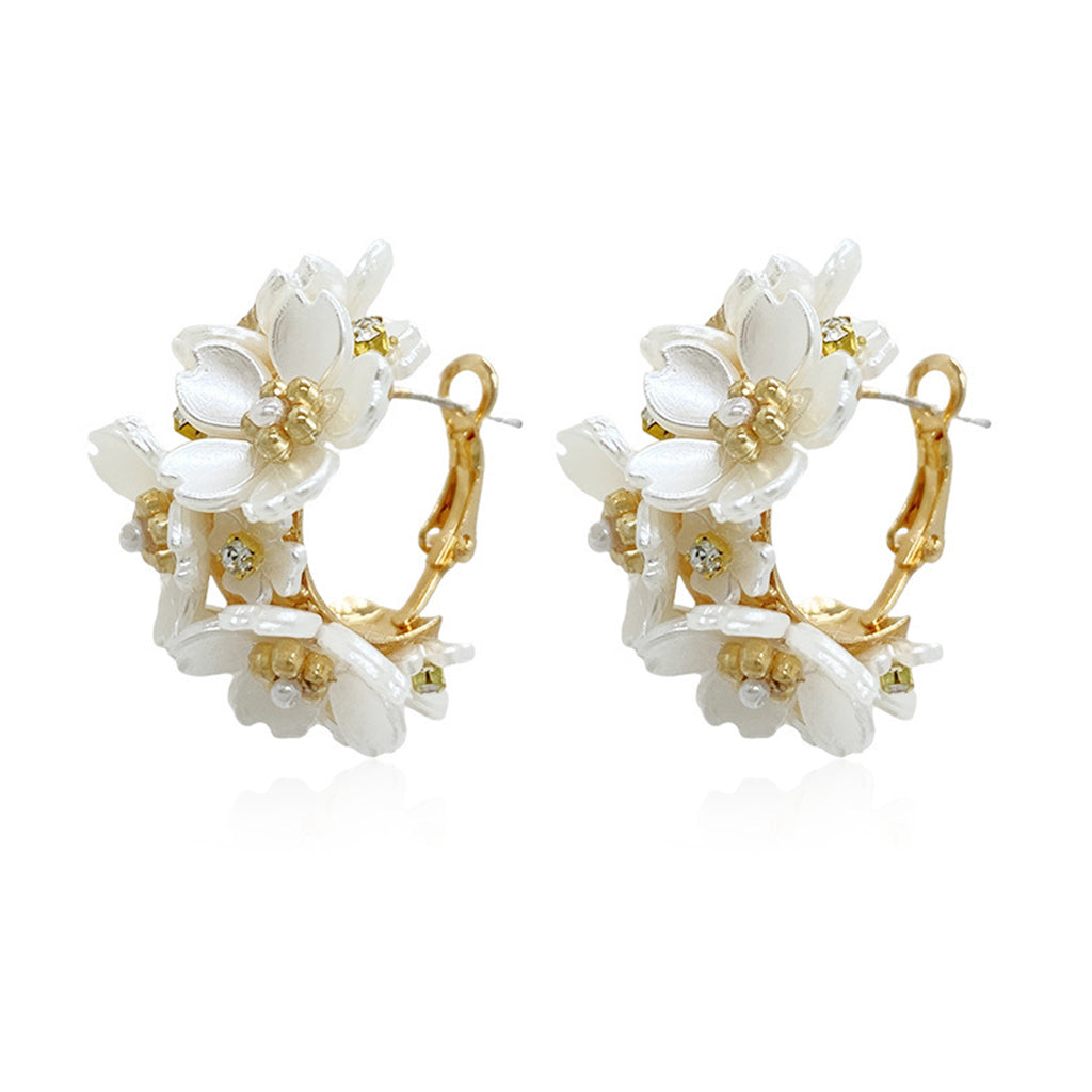ZIBUYU Earrings for Girls Stylish,  Elegant White Flower Hoop Earrings, Gold Earrings for Women Trendy Versatile Jewellery, Chic Floral Hoops Earrings for Women