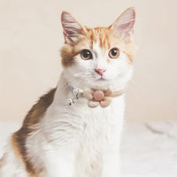 Qpets® Cat Collar, Pet Collar Cute Flower Cat Collar with Bell, Lovely Cat Collar Quick Release Adjustable Cat Collar Soft Plush Collar Cat Gift, Beige