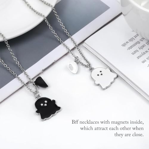 ZIBUYU® Friendship Necklace, Friendship Couple Necklaces Cartoon Ghost Necklace Black & White Magnetic Heart Charm Kawaii Little Ghost Charm Necklaces, Gifts for Best Friend Girl 3 PCS