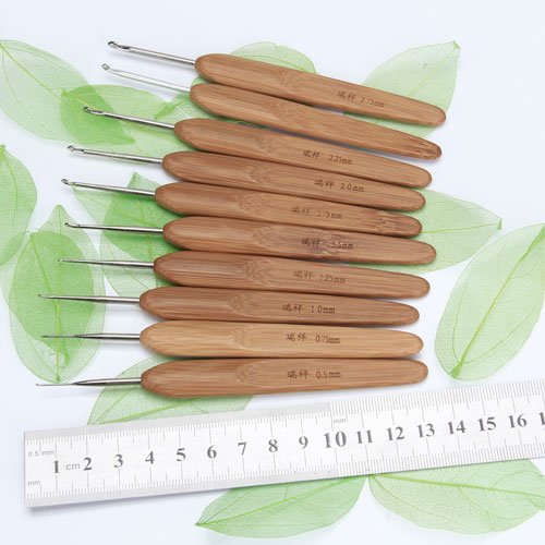 Metal Crochet Hooks Set of 10pcs for Yarn Craft with Bamboo Handles 0.5–2.75mm | Easy Plush Ball Making
