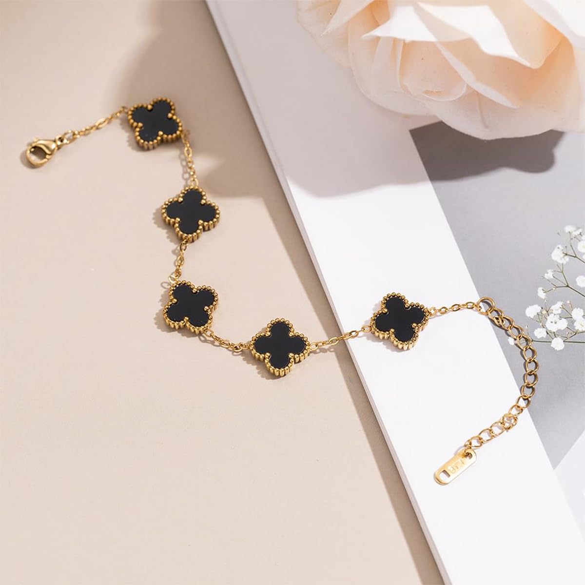 ZIBUYU Four Leaf Clover Bracelet 18K Gold Plated Stainless Steel Lucky Charm Bracelet for Women with Adjustable Chain, Black Clover Link Design, Ideal Gift for Girlfriend, Mother, Daughter, 6.41