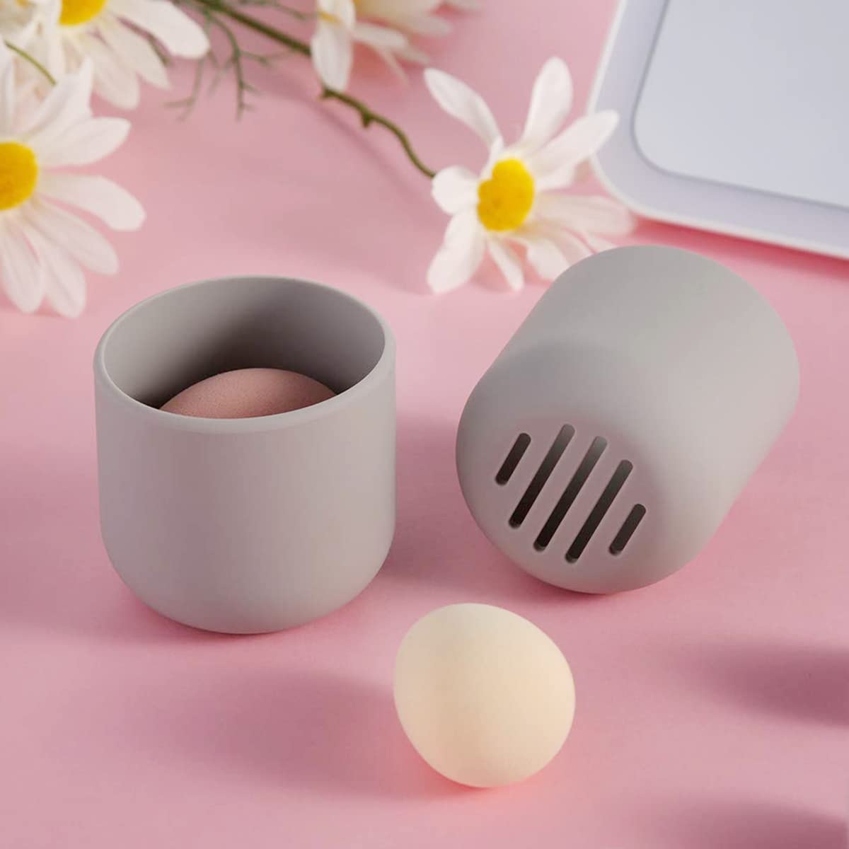 MAYCREATE Beauty Blender Case for Travel and Home Use with Breathable Lid Design | 58×58×75mm Silicone Grey Container