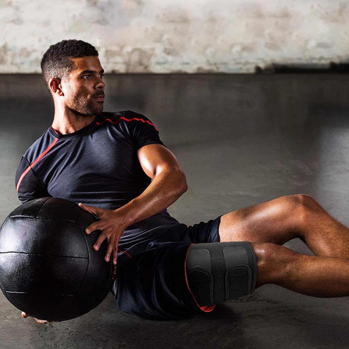 HANNEA Adjustable Thigh Brace Support for Sports Recovery with 64x18cm Fit | Breathable Neoprene Wrap