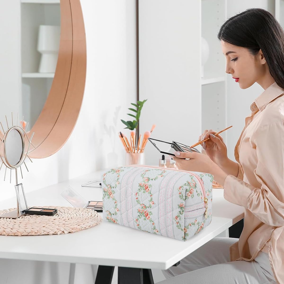 MAYCREATE Makeup Pouch Bag for Travel and Daily Use with Zipper Closure 20.5x9x9.5cm | Soft Floral Organizer for Women