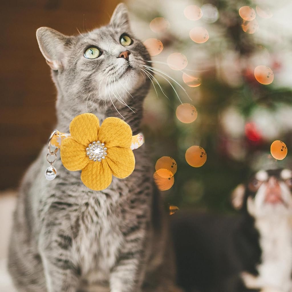 Qpets Cat Collar with Quick Release Buckle and Silver Bell | Adjustable 19–32 cm Yellow Crochet Flower