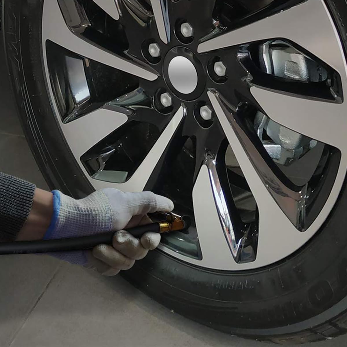 STHIRA Brass Tire Valve Adapter with Secure Lock Lever 250 PSI | Universal Fit for Cars and Bicycles