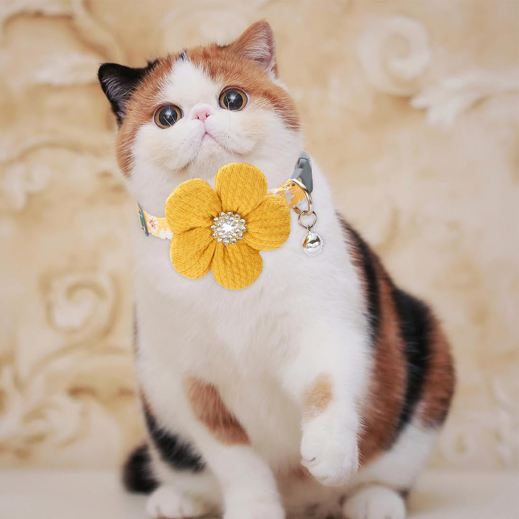 Qpets Cat Collar with Quick Release Buckle and Silver Bell | Adjustable 19–32 cm Yellow Crochet Flower