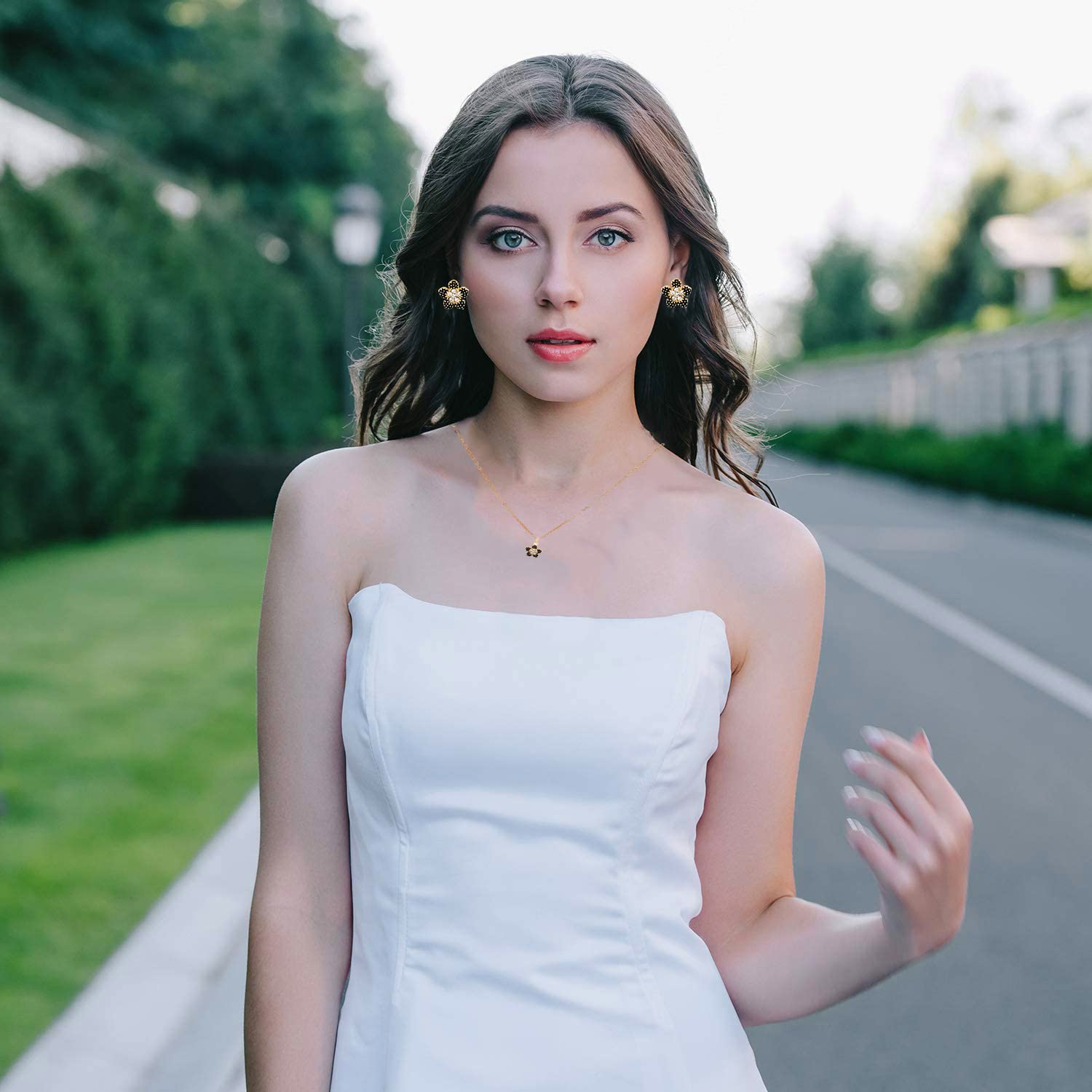 Venzina Choker Jewellery Set for Women featuring Floral Rhinestone Pendant & Earrings | Ideal Gift