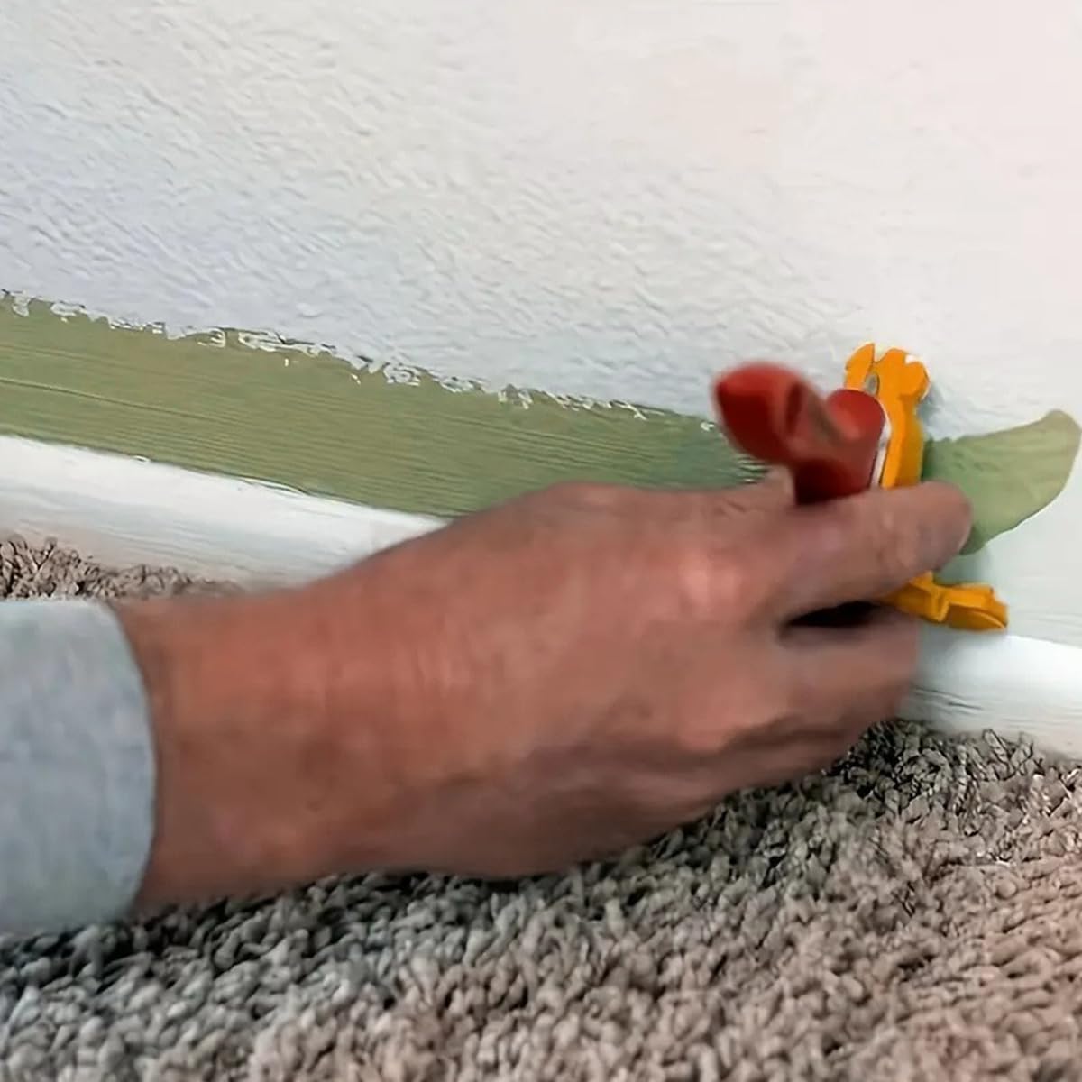 Edger Paint Brush for Wall and Trim Painting with Flexible Edge Aligner and PET Bristles