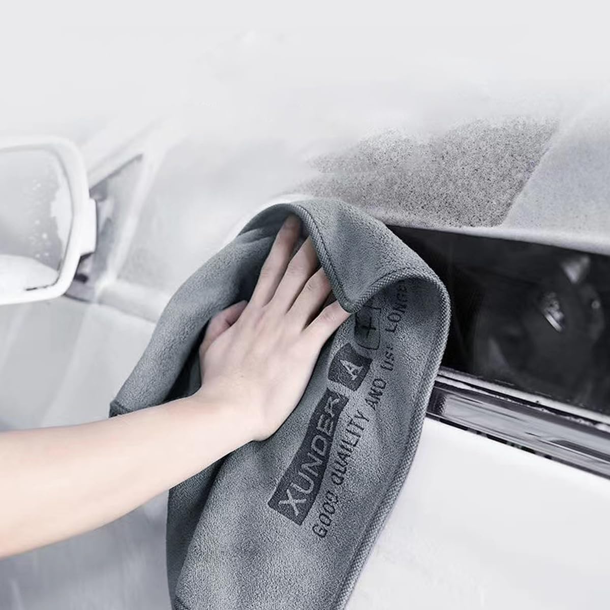 Microfiber Car Cleaning Cloth for SUV and Truck with 35 x 75cm Large Absorbent Towels | Lint Free Scratch Safe Design