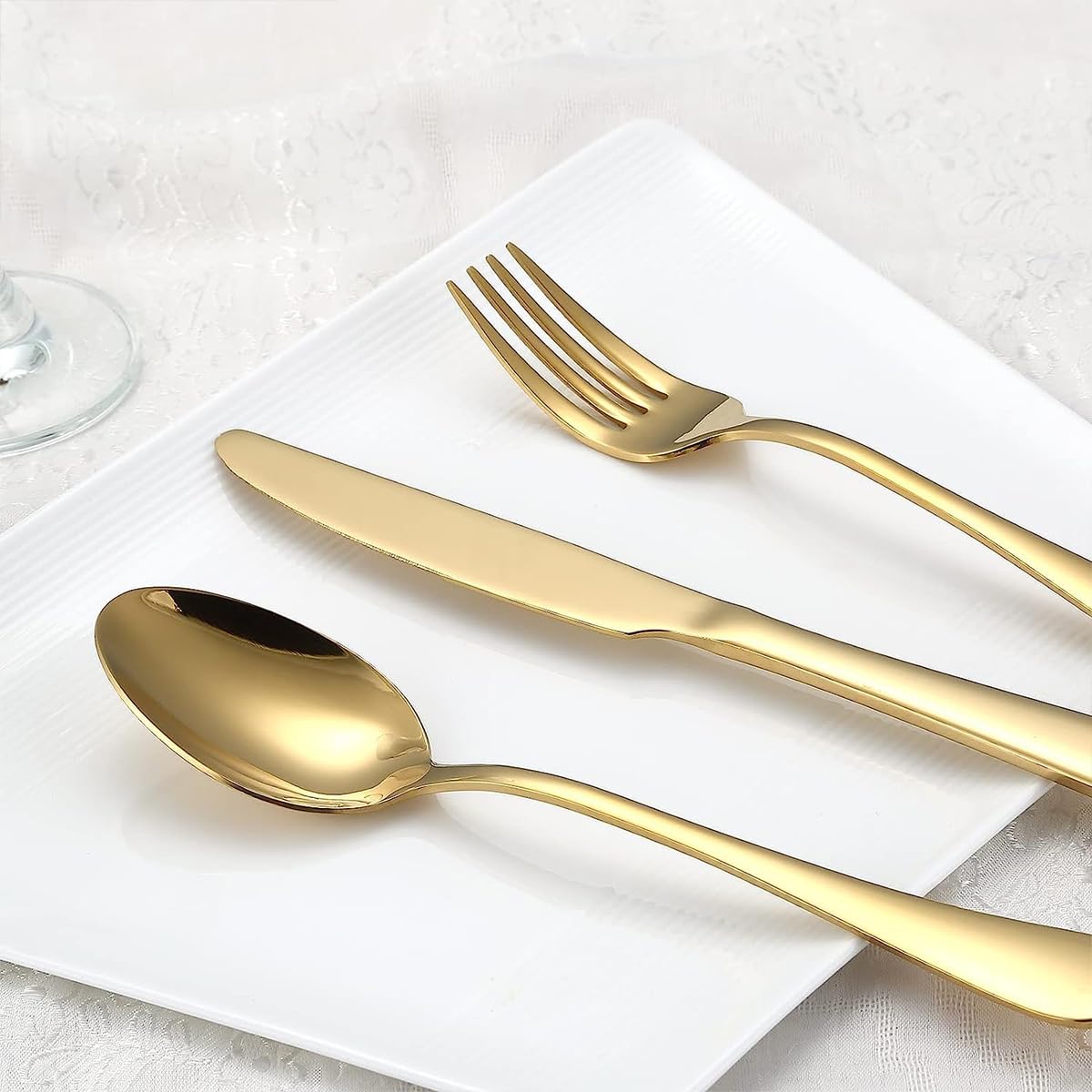 HASTHIP Cutlery Set for Home and Restaurant with Serrated Knives and Comfortable Grip | 16 Pcs Gold Stainless Steel Flatware