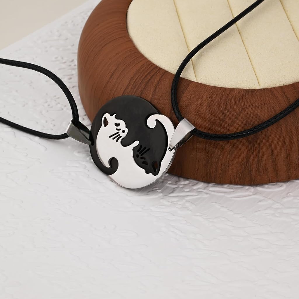 Zibuyu Friendship Necklace for Couples featuring Black and White Cat Pendants | Stainless Steel Gift