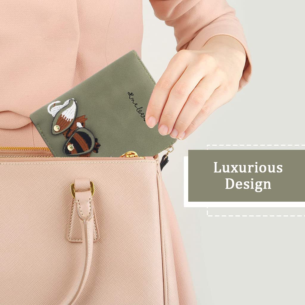 PALAY Small Wallet for Women 12×9.5×2cm with Zipper and Snap Closure | Green PU Leather Fox Print Design