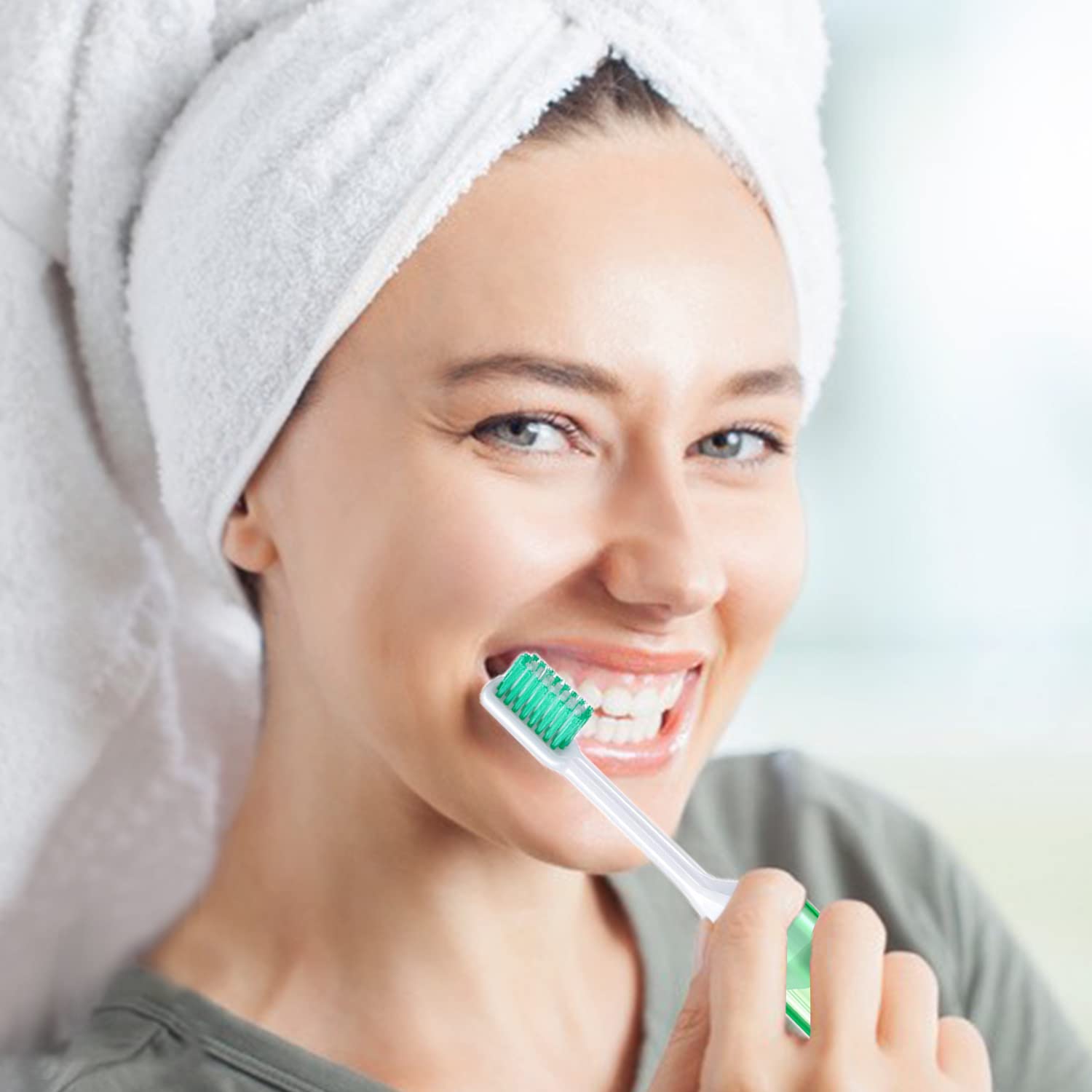 ZIBUYU Mini Foldable Toothbrush Set for Travel and Camping with PP Lid Handle | 4 Pcs 6.6 in Portable Design