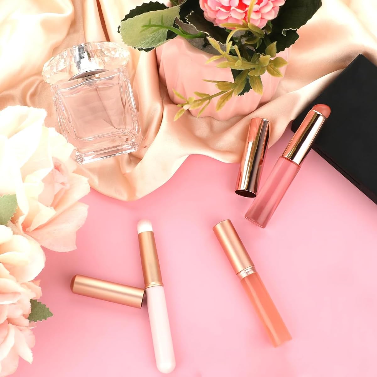 MAYCREATE Foundation Brush for Liquid and Cream Makeup with 6.5cm Flat Top | Champagne Gold