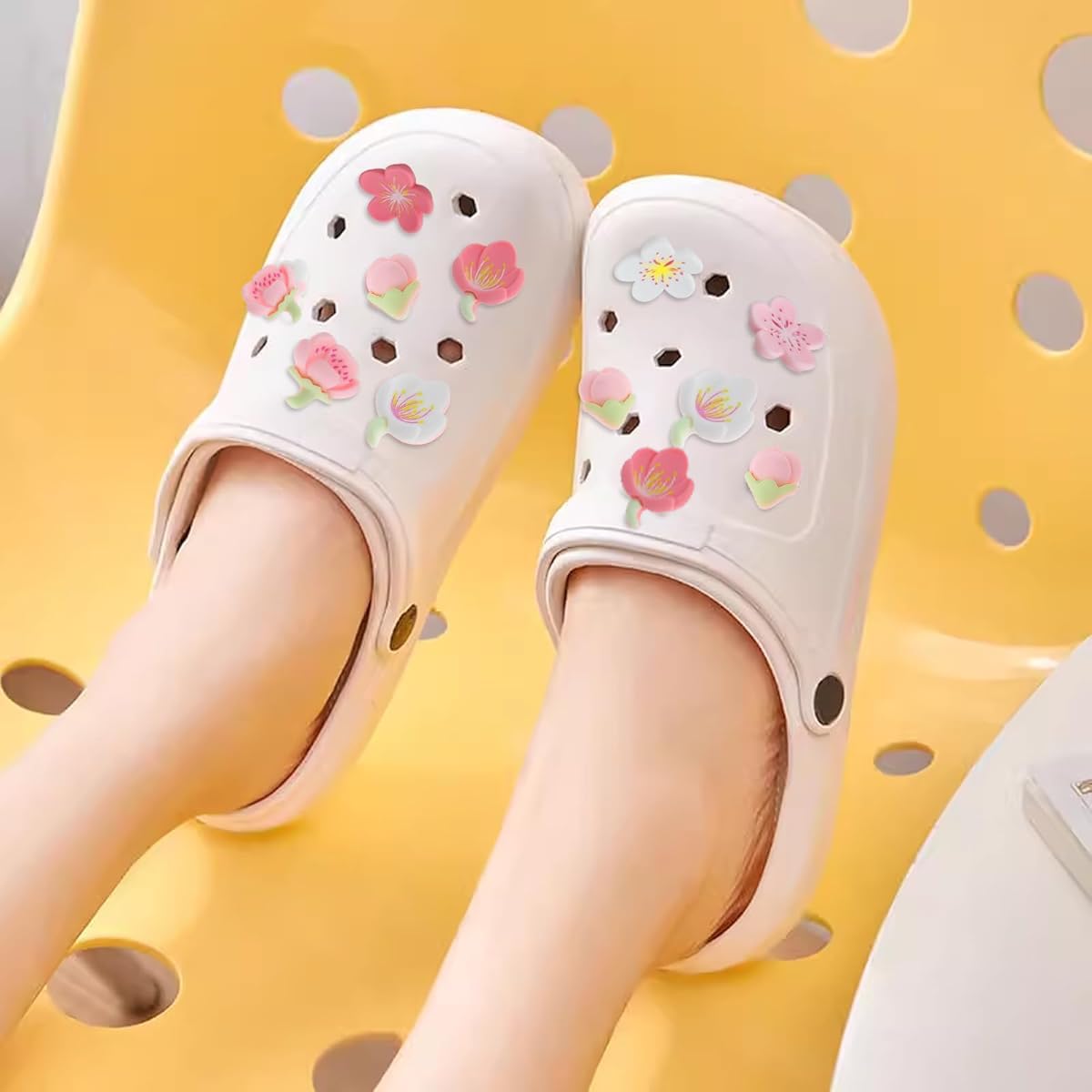 HASTHIP® 11pcs Kawaii Clog Charms Flower Shoe Charms Assorted Flower Girls Slipper Charms Rubber Charms for Clogs Slipper Casual Clogs Decoration Charms Fashion Clogs Charms