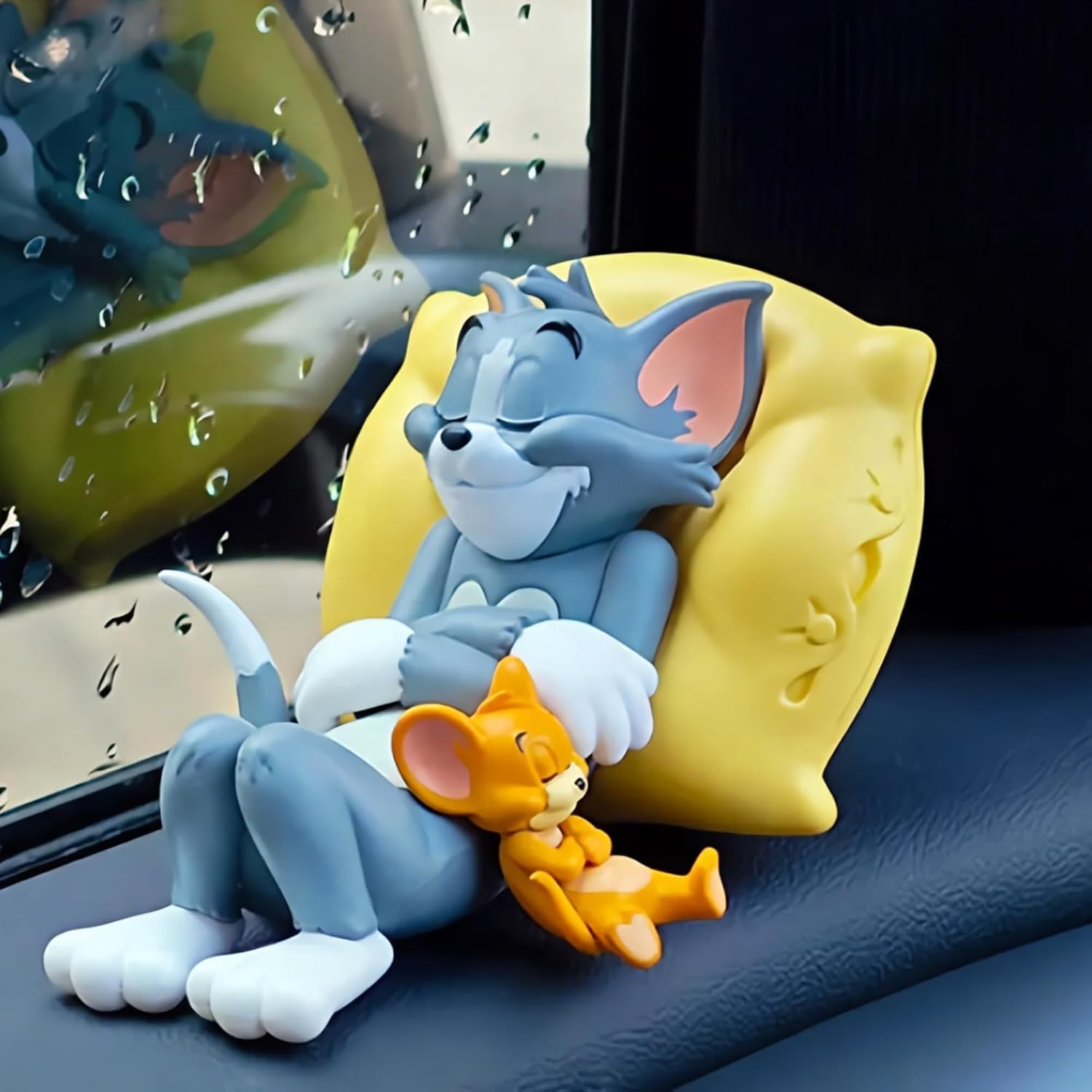 ZIBUYU® Cat and Mouse Cute Resin Car Dashboard Sleeping Figurine 8x6x5cm, Iconic Cartoon Toy, Fun Interior Accessory for Tabletop & Desk, Premium Durable Gift, Car Accessories 2025, Multicolor
