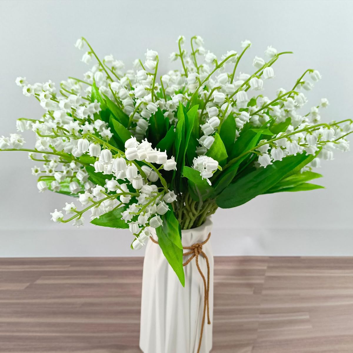 HASTHIP® 6 Bundles Artificial Flowers, Lily of The Valley Flowers Plant Faux While Flowers Wind Chime Orchid Holding Bouquet Outdoor Bridal Wedding Bouquet for Home Garden Party Decoration