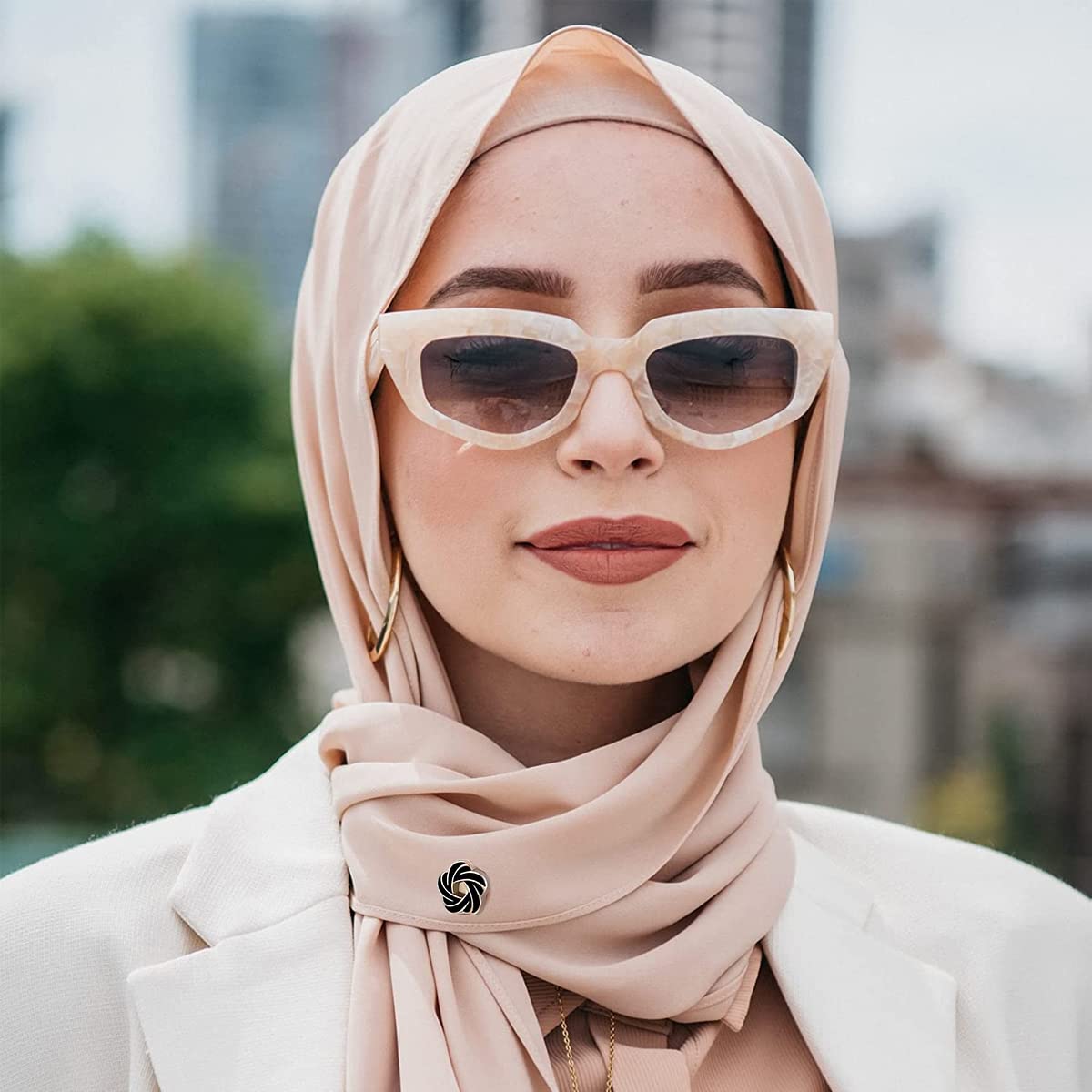 Venzina Hijab Pins Magnet Buttons for Women featuring 4 Pairs Strong Pinless Design | Resin Flower Clips for Scarves and Hats