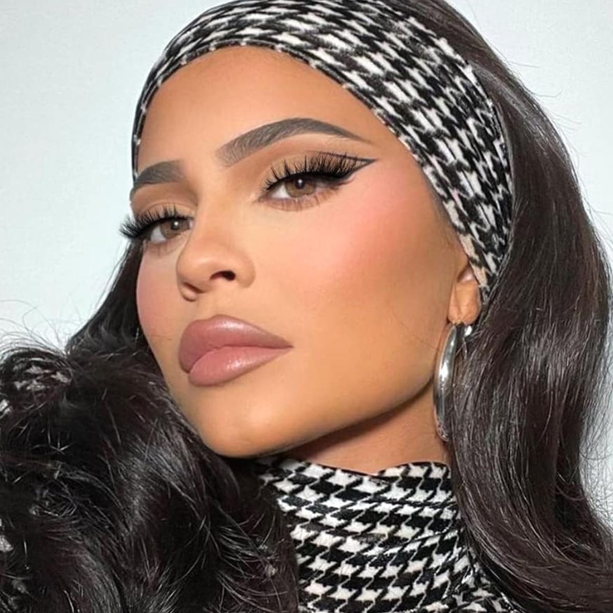 MAYCREATE False Eyelashes for Natural Cat Eye Look with 10 Pairs Mink Half Lashes | Fluffy Accent Strips