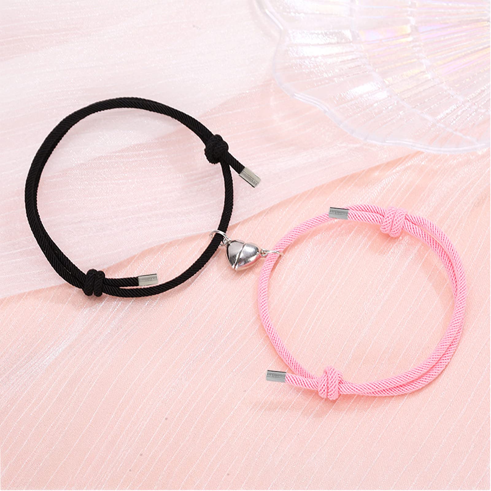 MAYCREATE Friendship Bracelets for Couples with Magnetic Heart Pendants and Adjustable 14–26 cm Rope | Velvet Gift Bag for Him and Her