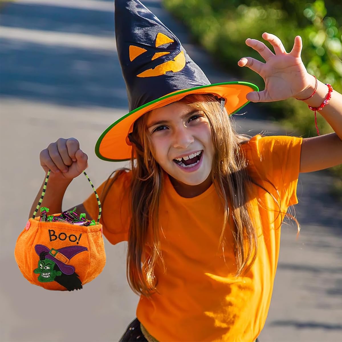 HASTHIP Halloween Candy Baskets for Kids with 20x13 cm Size and Velvet Fabric | Witch Cat Pumpkin Vampire Designs