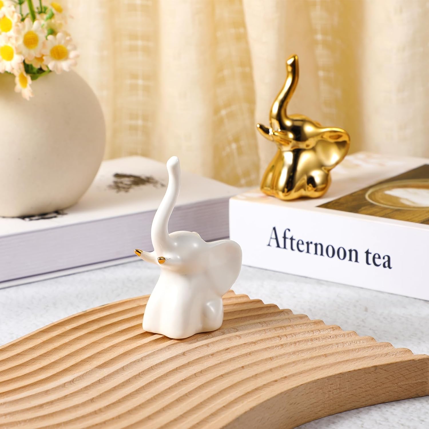 ZIBUYU® 2Pcs Little Elephant Desk Decor Sleek Ceramic Aesthetic Little Elephant Ring Holder Home Gift Jewelry Accessories Car Charm, 6x9.5cm, Golden & White