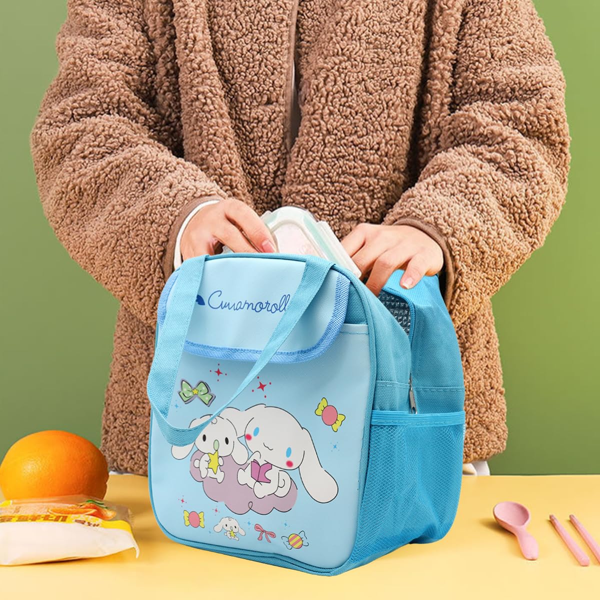 HASTHIP Lunch Bags for Kids with 20x13x24cm Insulated Interior and Waterproof Oxford Cloth | Cinnamoroll Cartoon Tote for School and Outdoor Meals