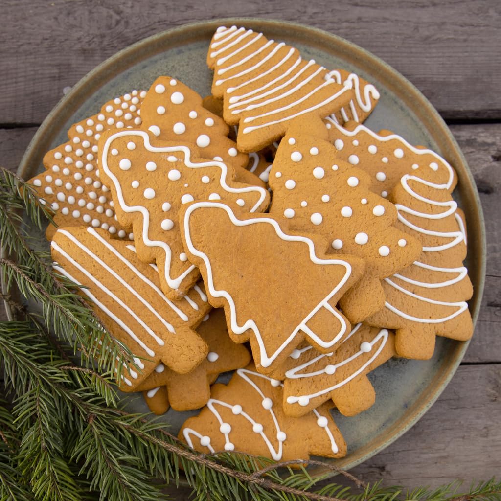 HASTHIP Christmas Tree Cookie Cutters Set for Holiday Baking with 3 Sizes 7.5–12cm Stainless Steel | Family DIY Cookie Making