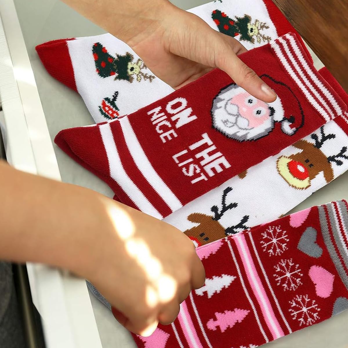 GUSTAVE® 5 pcs Christmas Socks for women, Winter Socks for Women Cute Cotton Knit Socks, Christmas Gifts