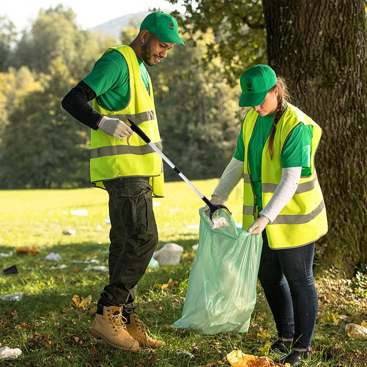HASTHIP Grabber Reacher Tool for Litter and Household Use with 32.6 in Reach and Magnet | Foldable Aluminum Design for Elderly