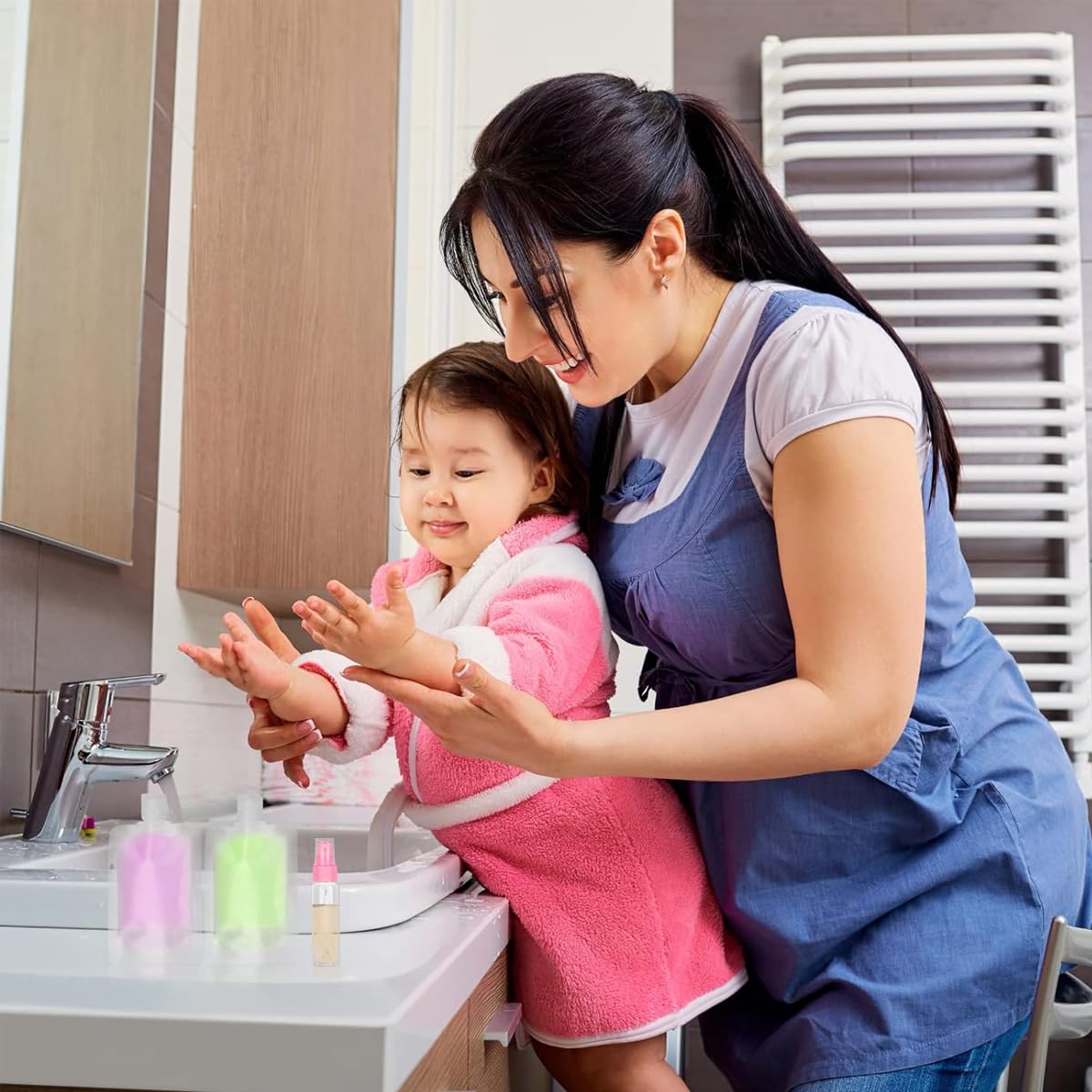 MAYCREATE Travel Bottles Set for Toiletries with 18 Pcs 3 Sizes and Leak Proof Screw Caps