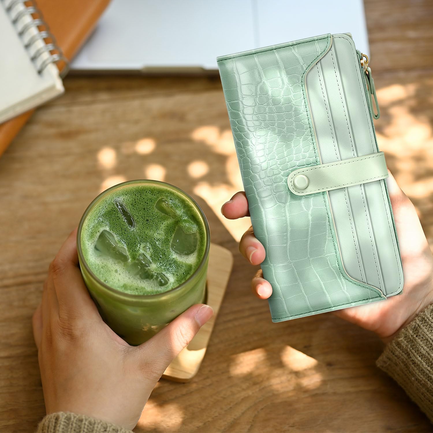 ZIBUYU Women Purse for Daily Use with 8 Card Slots & Snap Button Closure | Mint Green PU Wallet 11.5x9cm