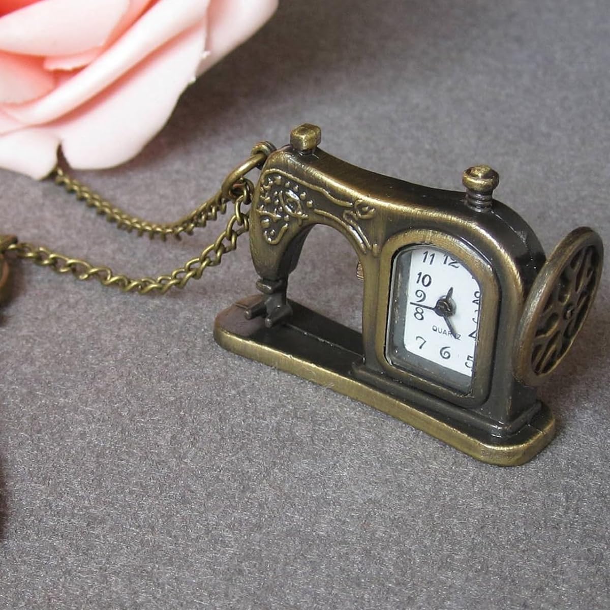 SANNIDHI Elegant Retro Pocket Watch Sewing Machine Design - Premium Alloy, Quartz Movement, Portable With Chain - Gift for Birthdays & Special Occasions for Men & Women